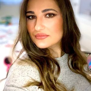 Meet your Posher, Renata